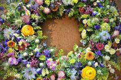 Blomsterkrans-Roskilde-begravelse-bisaettelse-majblomsten-11