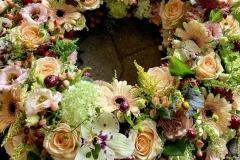 Blomsterkrans-Roskilde-begravelse-bisaettelse-majblomsten-13